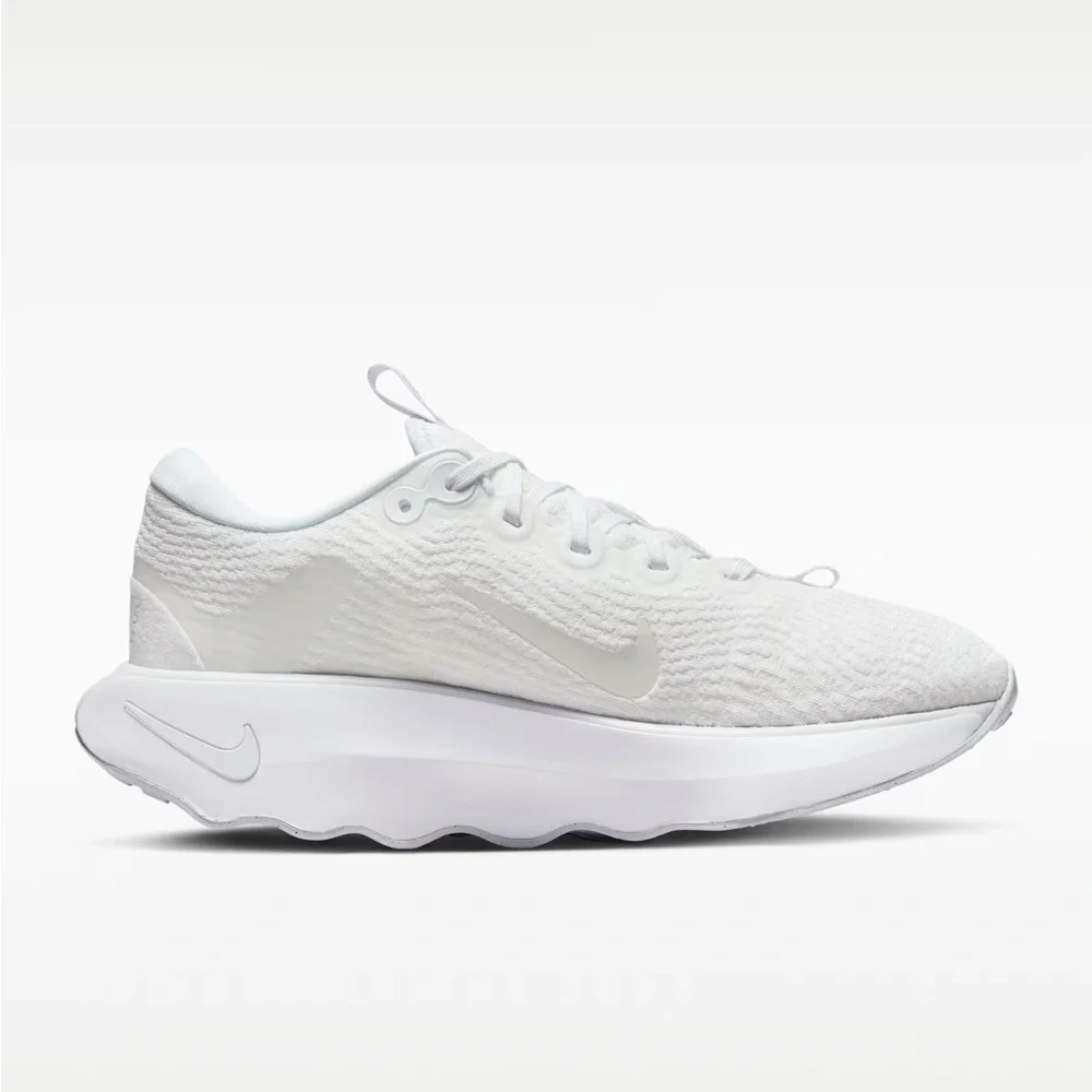 Brand New Nike Motiva “Pure Platinum” Women's Walking Shoes DV1238-106 - Picture 4 of 10